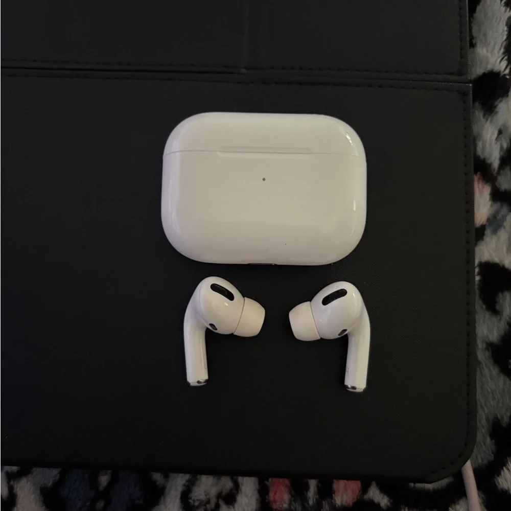 apple airpod pros 1st generation